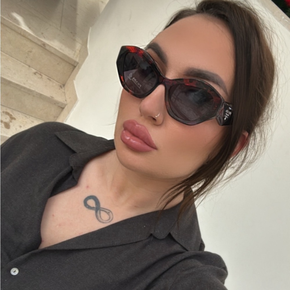 Authentic 💯New-Prada, Fashion, Women's Sunglasses, PR07YSF-06V6O2-55